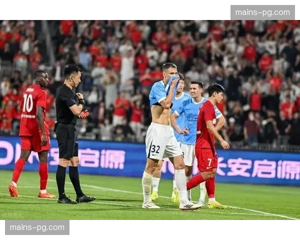 深圳新鹏城外援中卫本科维奇红牌停赛 残阵防线面临重组